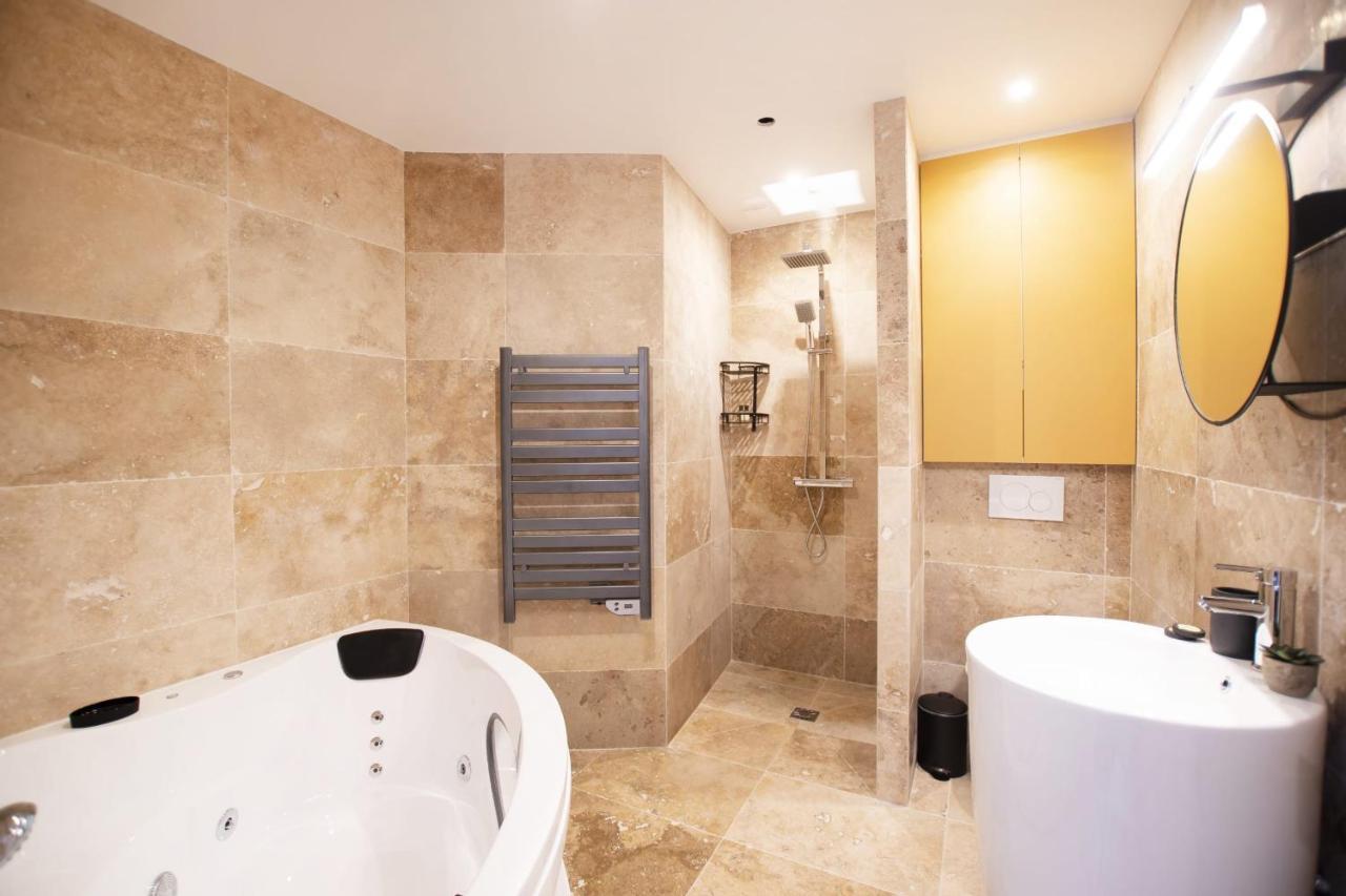 Guestready - Studio With Jacuzzi In The 10 Th Leilighet Paris Eksteriør bilde