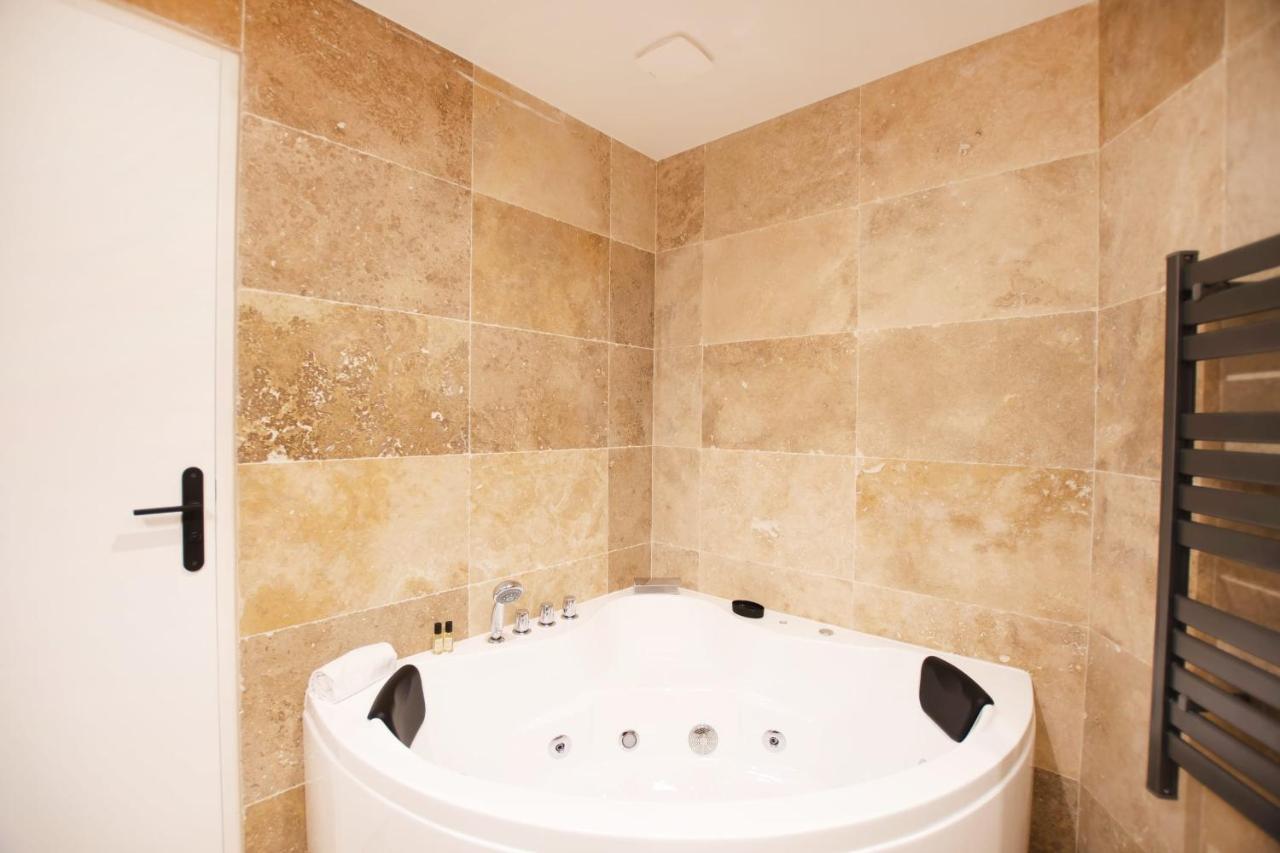 Guestready - Studio With Jacuzzi In The 10 Th Leilighet Paris Eksteriør bilde